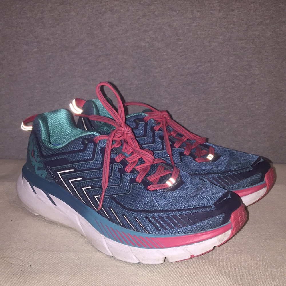 Hoka Clifton 4 running/athletic shoes
